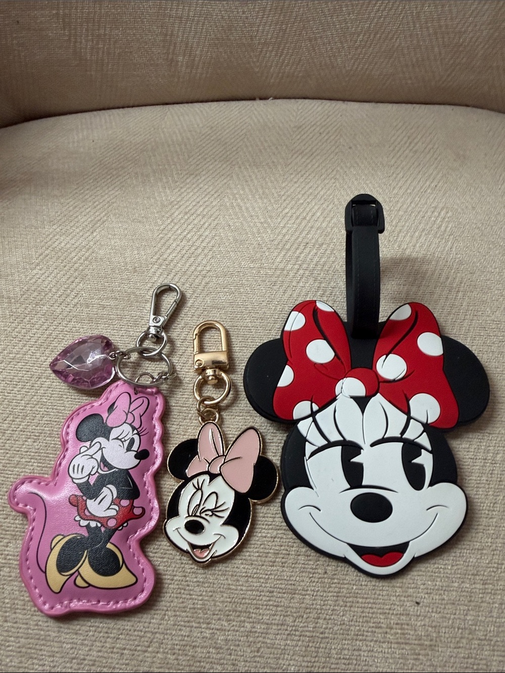 Source Unknown Minnie Mouse Key & Luggage Tag Set - Red, Pink, Black, White